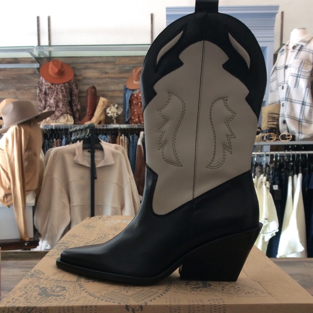 Twin Flames Western Boot Black Ivory